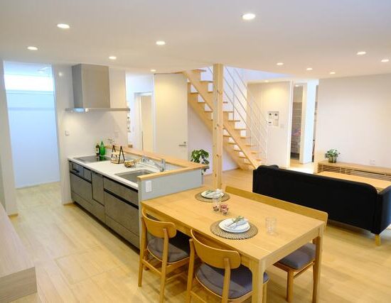  住宅：燕市水道町4丁目｜超高性能住宅 耐震等級3 断熱等級7 ＨＥＡＴ20 基準Ｇ3 年間冷暖房費3万円台の断熱性能