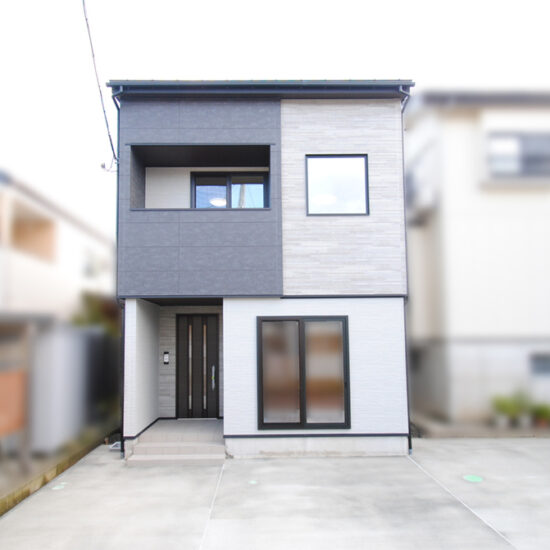 建売：長岡市四郎丸4｜吹抜のある開放的なリビング オール電化 駐車場5台 利便性良好