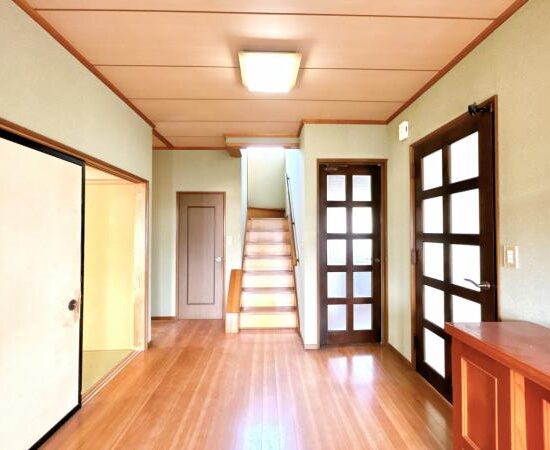 住宅：長岡市希望ヶ丘4｜築36年 鉄骨造 駐車場並列5台 利便性良好