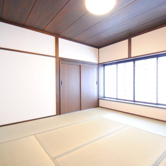 住宅：長岡市雨池町｜フルリノベ 築45年 5LDK オール電化 駐車縦列2台 角地 前面道路6m 利便性良好