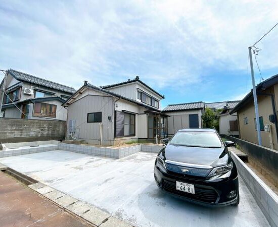 住宅：燕市水道町4｜築43年4LDK 庭有 リノベ物件 前面道路4ｍ 駐車4台分 利便性良好